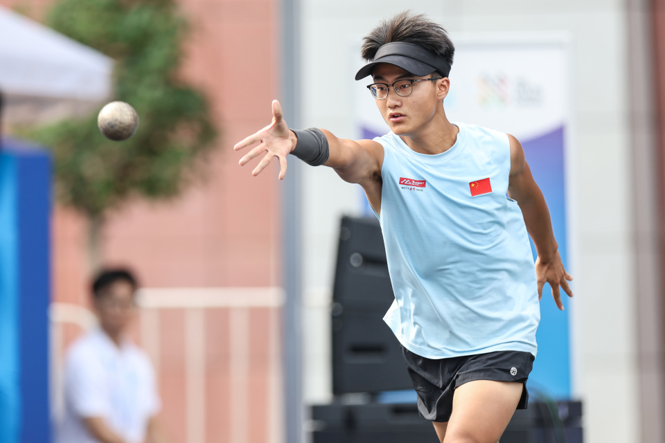 国栋, QC, 新华社记者