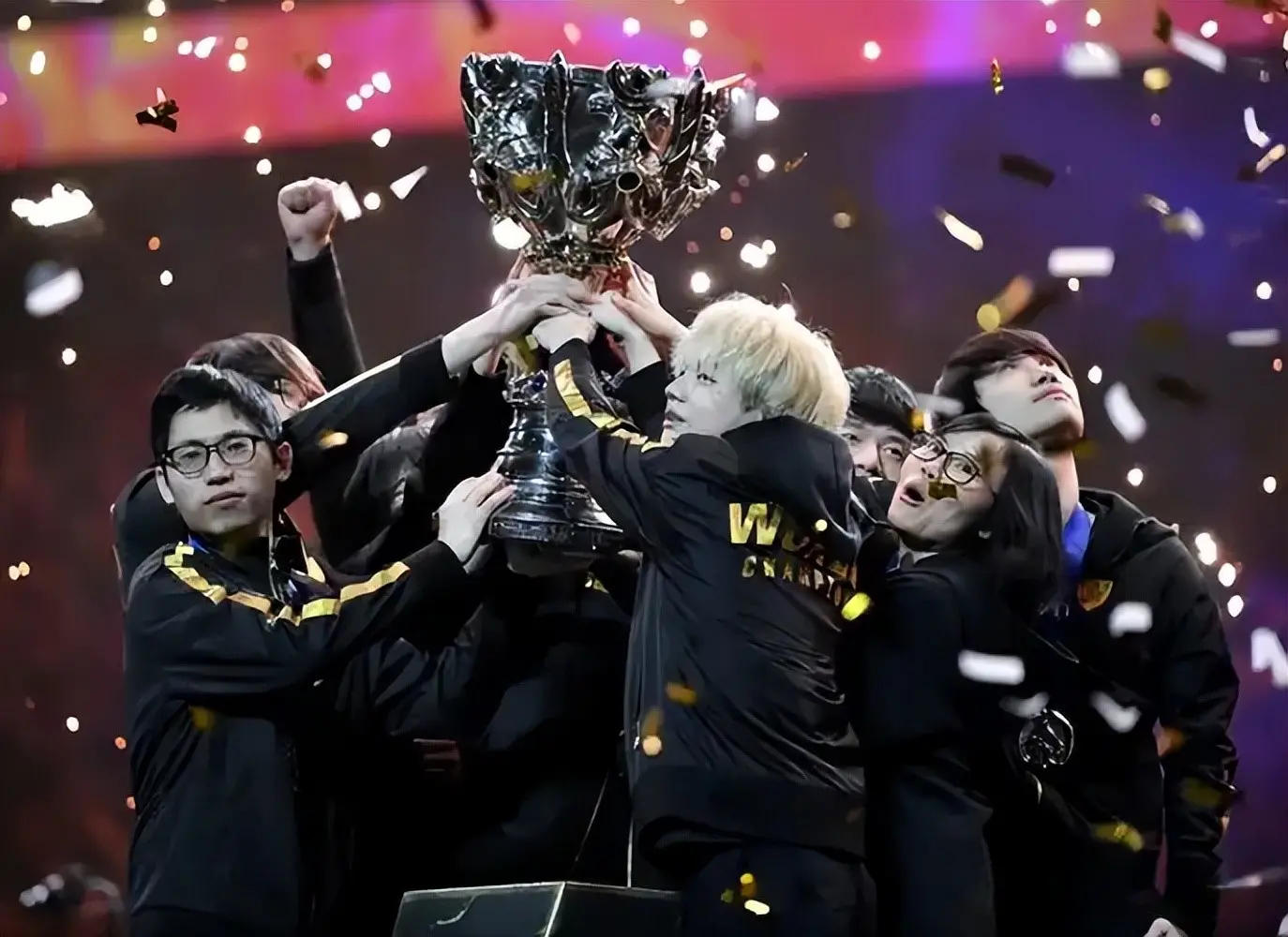 近日, 历史成绩时