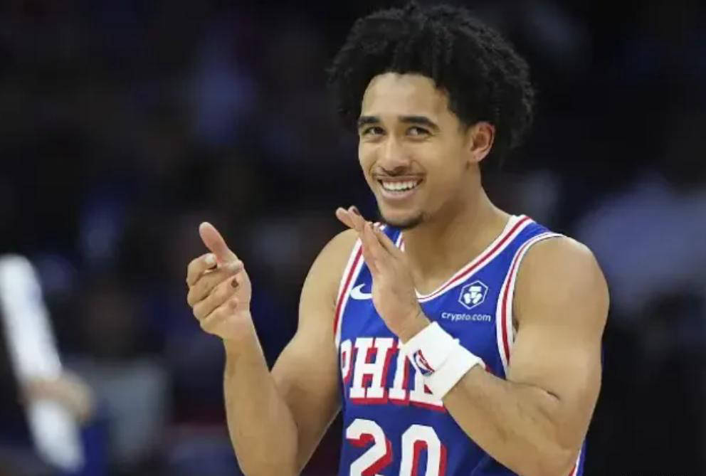 他只参加了, 传来了一个