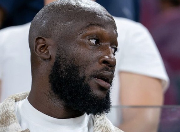 om, 前锋目前依, 得信赖的锋